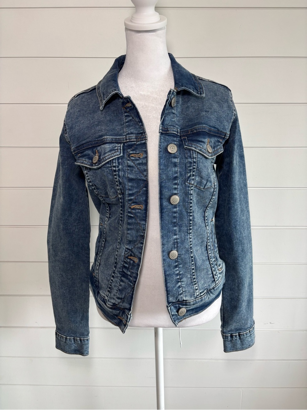Aeropostale Women's Classic Blue Denim Jean Jacket size S